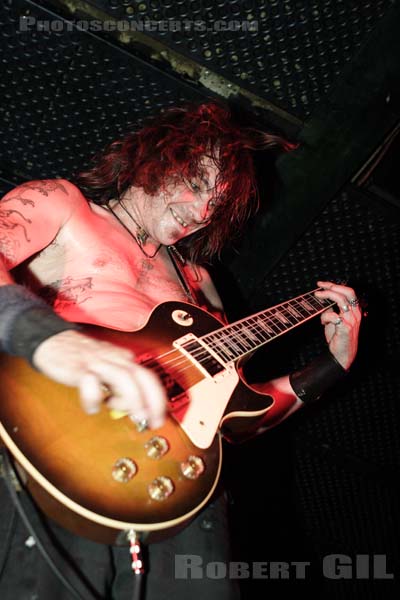 HIGH ON FIRE - 2006-07-16 - PARIS - Batofar - 